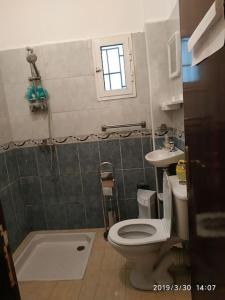 Et badeværelse på Naj Appart TEMARA AL WIFAK