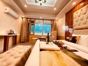 Predel za sedenje v nastanitvi Hill River Resort By West Western