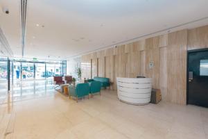Fotografie z fotogalerie ubytování Urban Caves - Stylish Condo Near Marina Walk With City Views v Dubaji