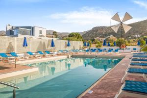 Bazén v ubytování Paradise Hotel-Apartments nebo v jeho okolí
