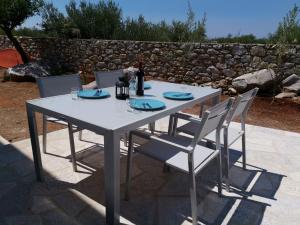 Nápoje v ubytování Anaroussa Villa