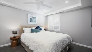 Letto o letti in una camera di Amazing Views and Short Walk To Beach