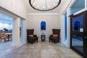 Posezení v ubytování Days Inn by Wyndham Casper