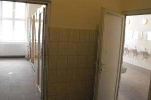 Koupelna v ubytování Mogyorodi Hostel