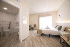 Koupelna v ubytování Hostal Altea Karma + 37 fotografií
