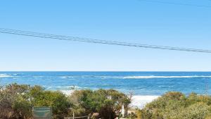 - Vistas al océano desde la playa en Killcare Beach Abode with AC, en Killcare