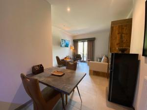 Część wypoczynkowa w obiekcie Les Trois Chaufatons - Chalets Boutiques