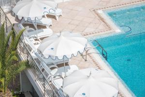 Bazén v ubytování Hotel Vittoria nebo v jeho okolí