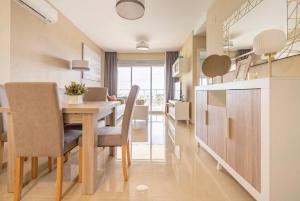 Kuchyň nebo kuchyňský kout v ubytování CASA AMANECER 1ªLinea de Playa Familiar