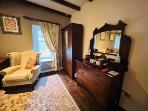 Peak Hotel Castleton的休息区
