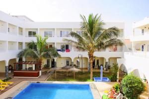 Bazén v ubytování Ouril Pontao Hotel nebo v jeho okolí