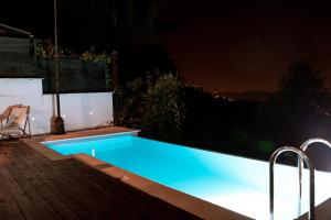 Bazén v ubytování ZAGREB HOUSE MEDVEŠČINA/WITH POOL nebo v jeho okolí