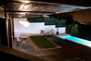 Bazén v ubytování ZAGREB HOUSE MEDVEŠČINA/WITH POOL nebo v jeho okolí