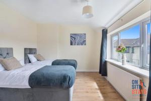 Gallery image of OnSiteStays - Comfortable Contractor Accommodation, 3-BR House, WIFI, Parking & Large Garden in Enfield Lock