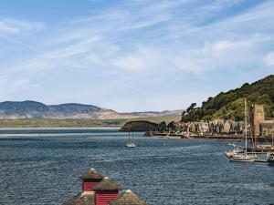 オーバンにあるSeaview Lismore Houseの大量の水船