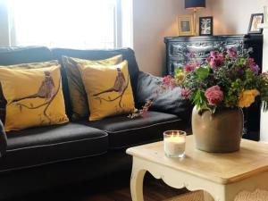 Pass the Keys Old Beams Central Bakewell Stylish Duplex for 5的休息区