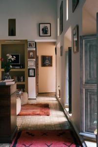 Köök või kööginurk majutusasutuses Exclusive and stylish 4-bedroom Riad with plunge pool
