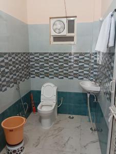 Koupelna v ubytování hotel rudraksh palace