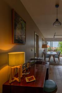 Posedenie v ubytovaní Appartement cosy, vue mer, terrasse et parking situé à Beaurivage