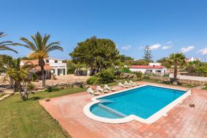 Bazén v ubytování Casa Carlos - Villa en Son Cabrises nebo v jeho okolí