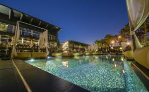 Kolam renang di atau di dekat Evidencia Belverde Hotel