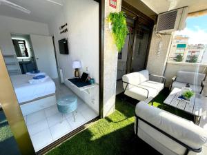 Posteľ alebo postele v izbe v ubytovaní Apartemento piscina centro calella 3 min playa