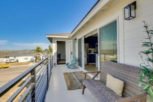 A balcony or terrace at Ocean-View Hideaway, Walk to Imperial Beach