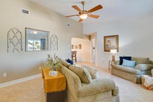 Ein Sitzbereich in der Unterkunft Punta Gorda Oasis with Saltwater Pool and Gas Grill!