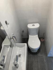 Gallery image of Habitación equipada, baño independiente y cocina. Cerca del Centro Histórico in Mexico City +14 photos