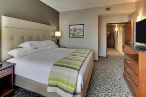 TV i/ili zabavni centar u objektu Drury Inn & Suites Columbus Polaris