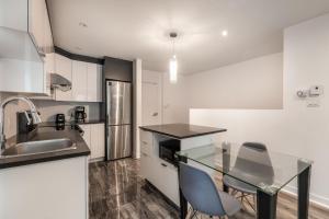 Gallery image of Two bedrooms in 2 floors apartment - 101 in Montreal
