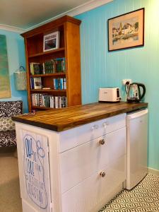 Imagen de la galería de Butterfield Beach Studio Car petrol and breakfast provisions included, en Half-moon Bay 39 fotos más