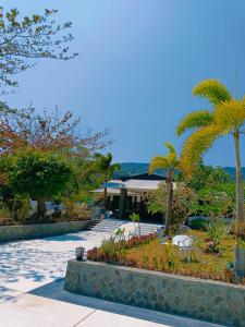 Vườn quanh 8988 Beach Resort