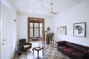 A seating area at yök Casa Cultura