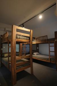 Ein Bett oder Betten in einem Zimmer der Unterkunft Cliff & Coral