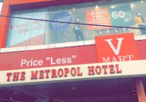 a sign for a vrite less the rooftop hotel at The Metropol Hotel Bihar in Siwān