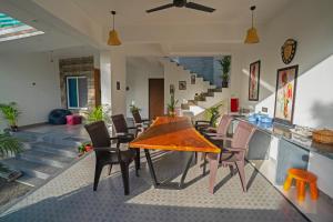 Afbeelding uit fotogalerij van Almond Villa in Alībāg