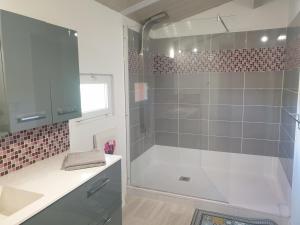 Kúpeľňa v ubytovaní La Villa Michèle, domaine sur les hauteurs de Pézenas