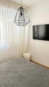Postel nebo postele na pokoji v ubytování New modern accommodation in city