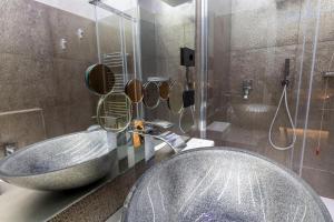 A bathroom at Suite Dreams Montecatini