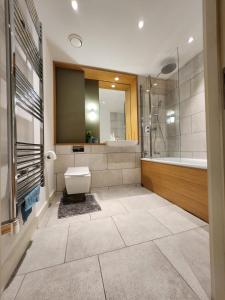 Phòng tắm tại Kaf Luxury Apartment