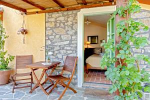 Foto dalla galleria di Podere La Gualda Vecchia alloggi di charme immersi nel Giardino Emozionale outdoor SPA a Monteverdi Marittimo