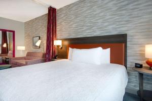 Home2 Suites By Hilton Las Vegas North客房内的一张或多张床位