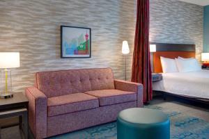 Home2 Suites By Hilton Las Vegas North客房内的一张或多张床位