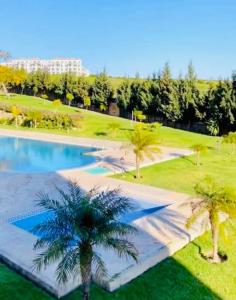 Bazén v ubytování Lujoso apart.vacacional achakar playa& piscina wifi !! nebo v jeho okolí