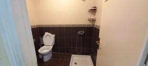 Vonios kambarys apgyvendinimo įstaigoje Appartement 2 chambres hay hassani