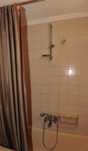 Kupatilo u objektu Delphic Moments II - Spacious apt 3BR 2BA with view