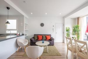 Posezení v ubytování Spacious Penthouse with Private Terrace