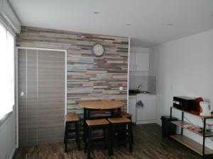 Kuchyň nebo kuchyňský kout v ubytování Chambre studio