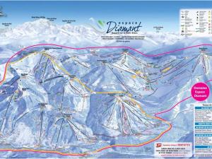 a map of a ski resort with snow covered mountains at Appartement Notre-Dame-de-Bellecombe, 2 pièces, 4 personnes - FR-1-595-86 in Notre-Dame-de-Bellecombe